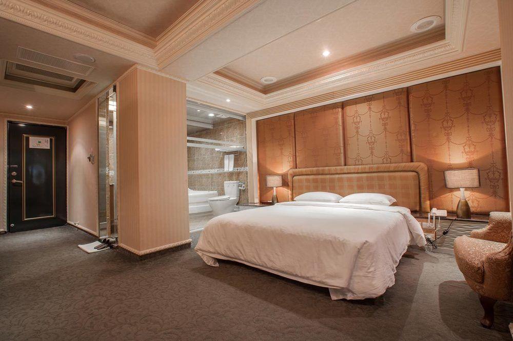 Mila Hotel Taichung Exterior photo