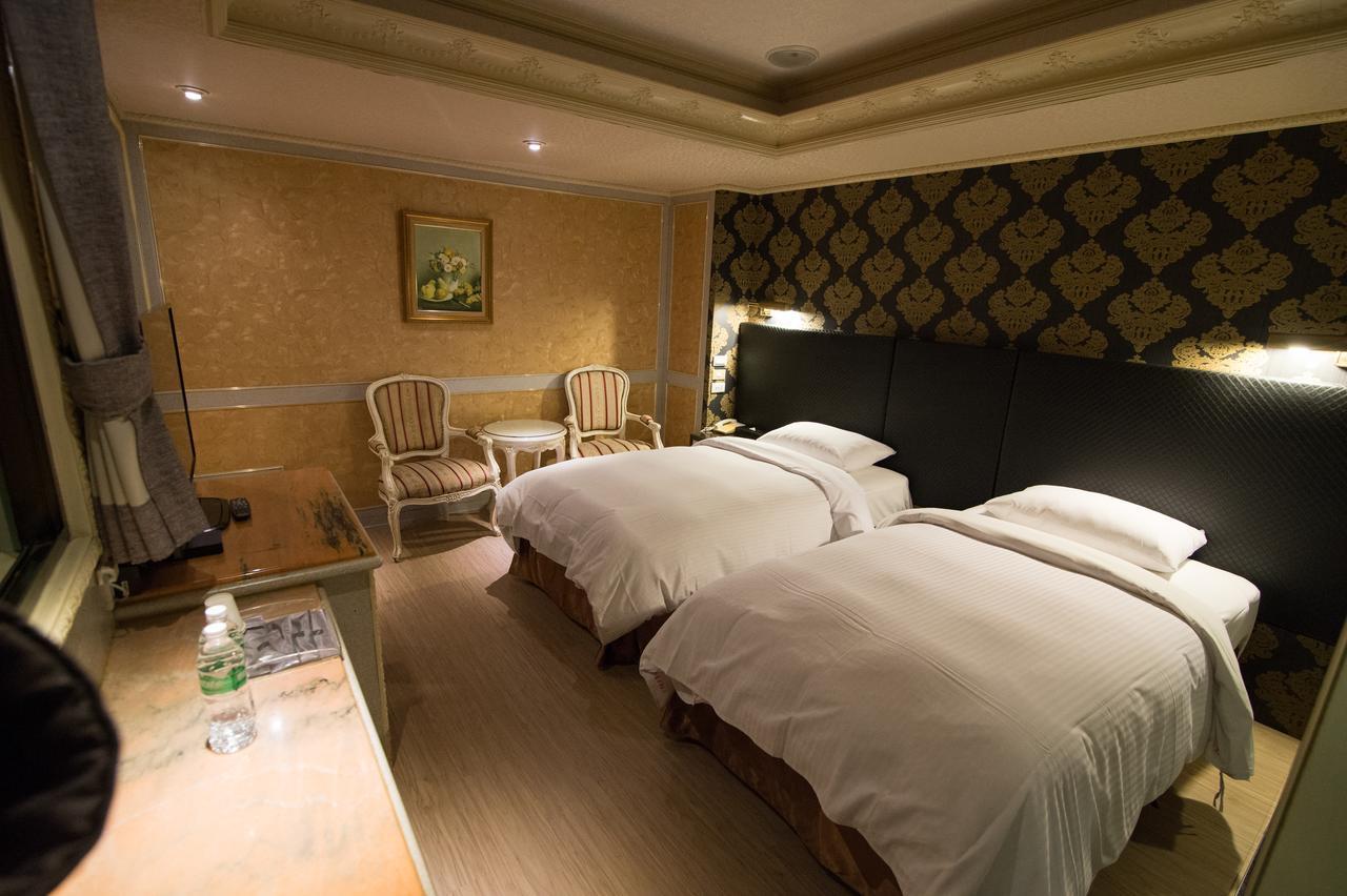 Mila Hotel Taichung Exterior photo
