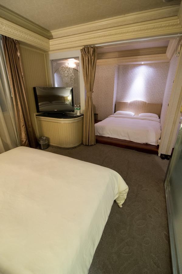 Mila Hotel Taichung Exterior photo