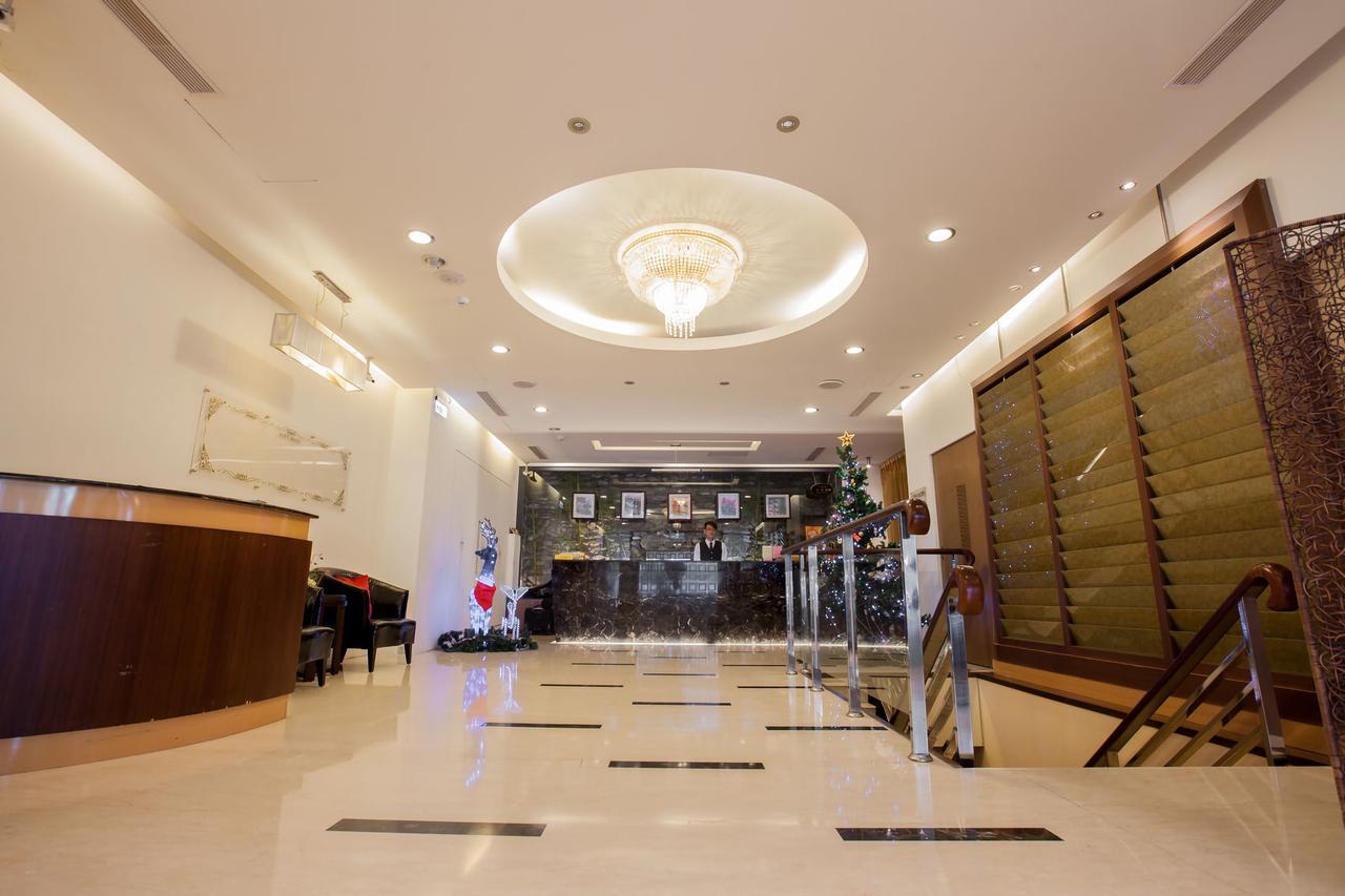 Mila Hotel Taichung Exterior photo