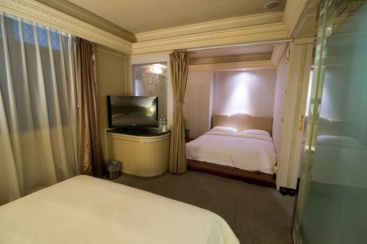 Mila Hotel Taichung Exterior photo