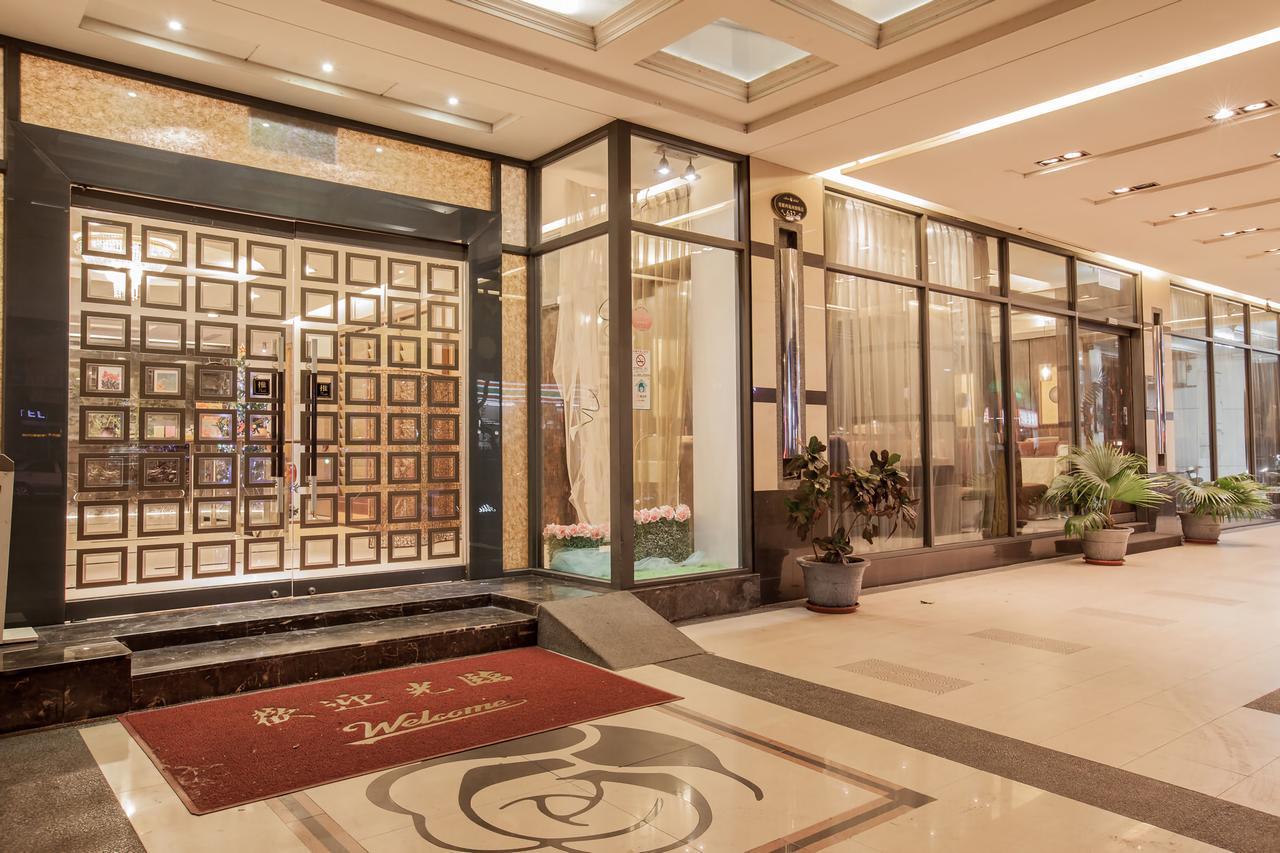Mila Hotel Taichung Exterior photo